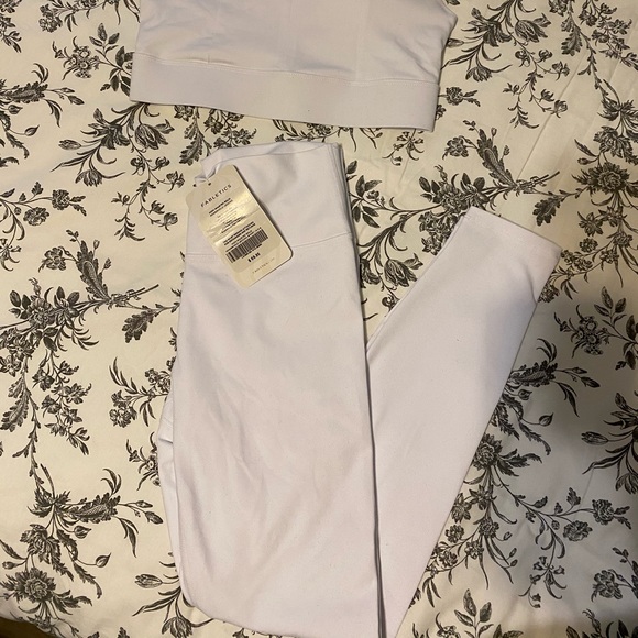 Fabletics set - Picture 2 of 2